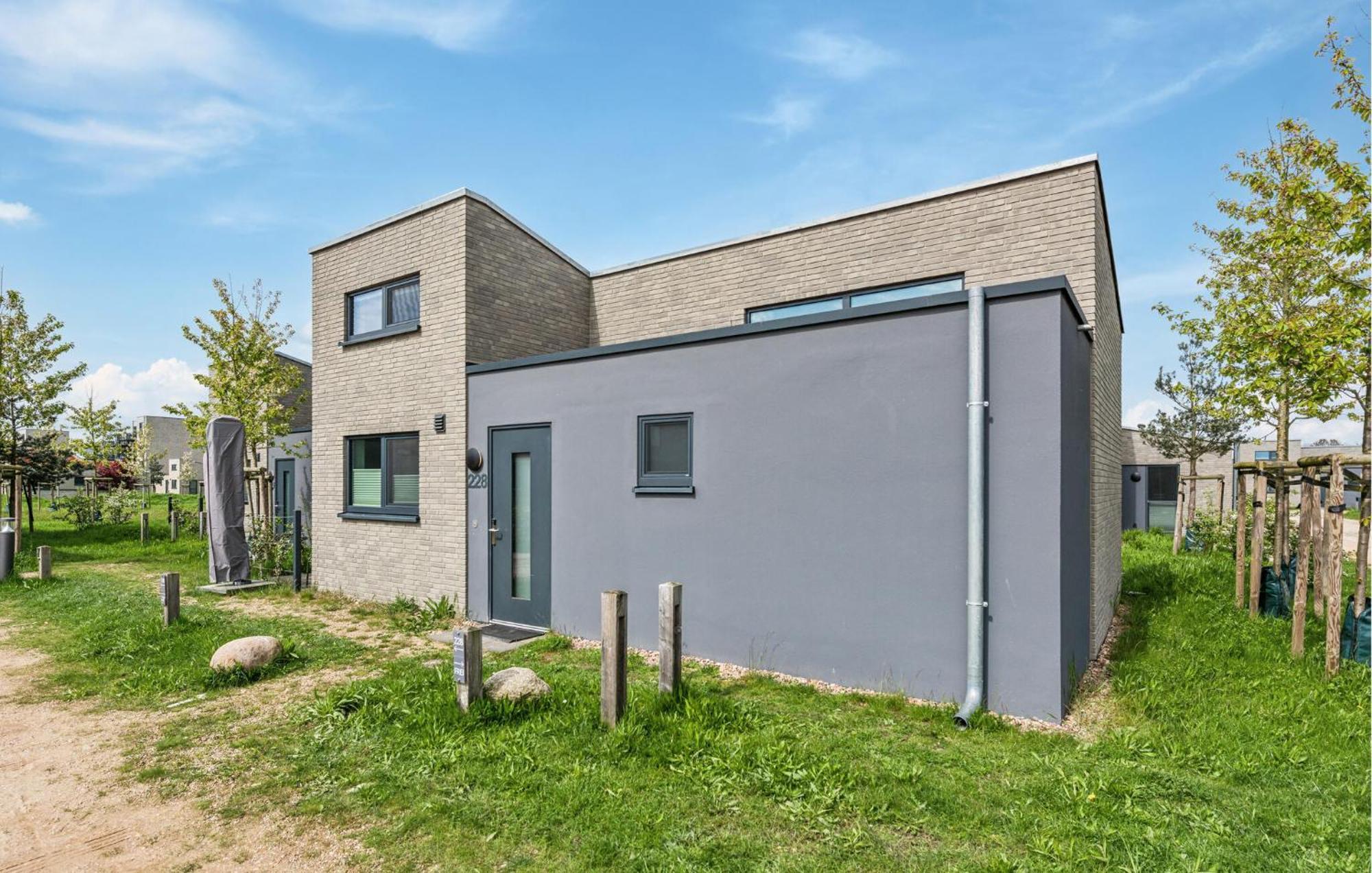 2 Bedroom Gorgeous Home In Lembruch-Duemmer See Extérieur photo